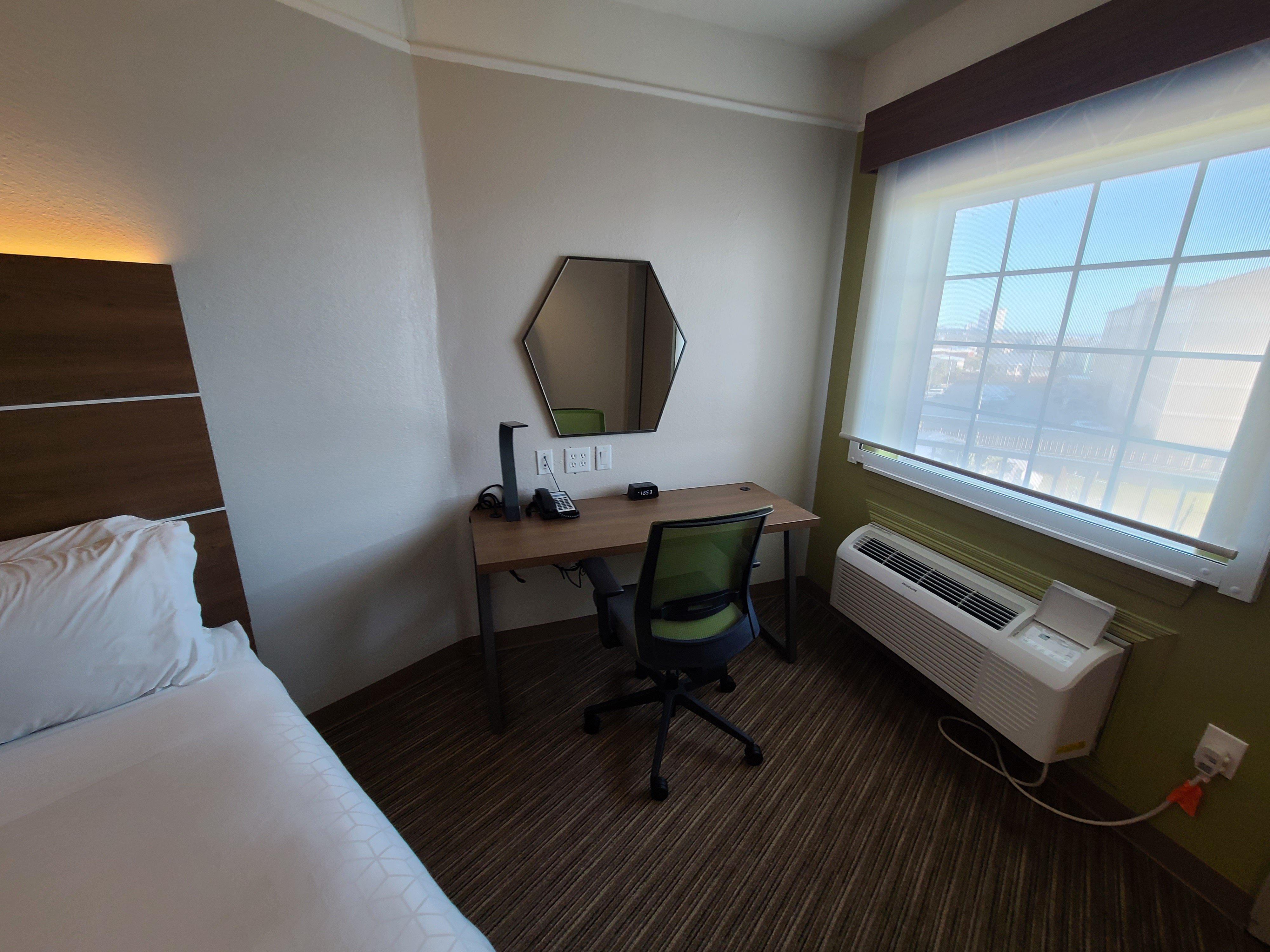 Holiday Inn Express Hotel Galveston West-Seawall By Ihg Exterior photo
